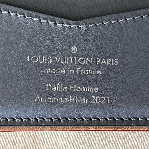 LOUIS VUITTON Slender Wallet in Silver Mirror Monogram - 💯 AUTHENTIC - Picture 10 of 10
